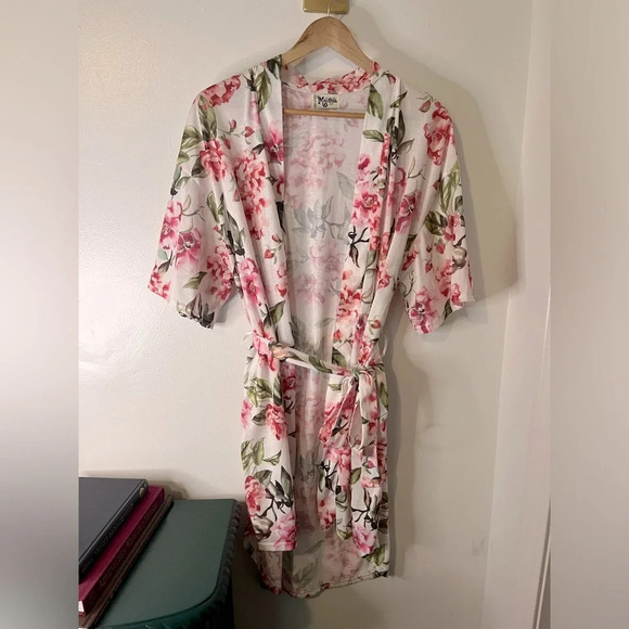 Show Me Your MuMu Other - Show Me Your MuMu Brie Garden of Blooms Floral Robe w/ Tie Sz: O/S